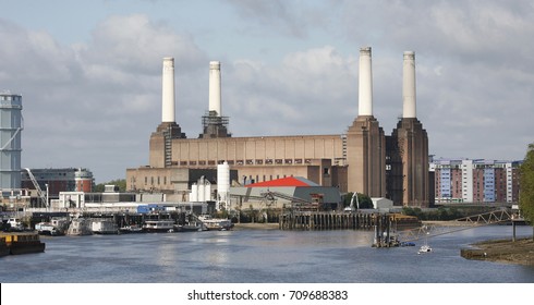 London Battersea Powerstation, Located In Wandsworth,  Was Abandoned Factory Power Station. This Iconic Landmark Is Sold For 400 Million Pounds And Being Renovated For A Shopping Center.
