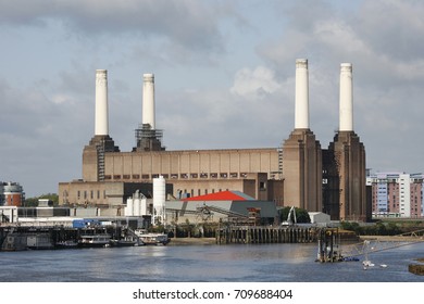 London Battersea Powerstation, Located In Wandsworth,  Was Abandoned Factory Power Station. This Iconic Landmark Is Sold For 400 Million Pounds And Being Renovated For A Shopping Center.
