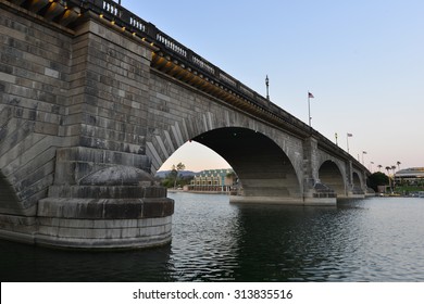 333 Lake Havasu London Bridge Images, Stock Photos & Vectors 