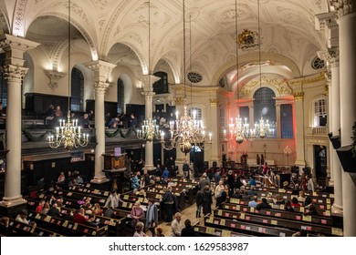 LONDON- DECEMBER, 2019: St Martins In The Field Interior Showing Candle Light Performance Of Handel’s Messiah. A Famous London Landmark Church On Trafalgar Square