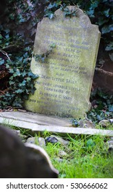 LONDON DECEMBER 23: The Victorian Pet Cemetery In Hyde Park - The Hidden Gem Of London On December 23rd, 2015 In London, UK