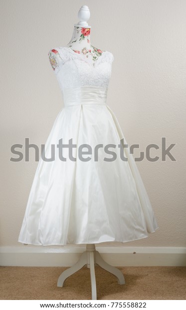 Cream Bridal Mannequin Cream Bridal Mannequin