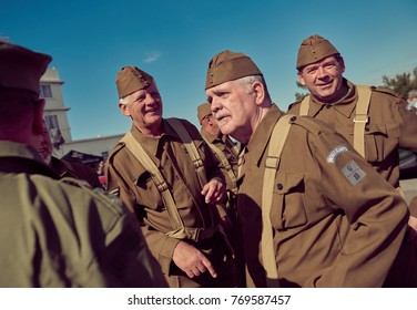 London, England, 05/05/2017, A Stylish Retro Vintage Fashionable Group Of World War Two Ww2 War Veterans In Soldier Fancy Dress. Best Dressed Award At A Vintage Nostalgic 1940's Event. 