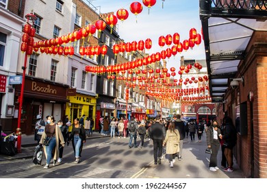 LONDON, ENGLAND- 17 April 2021: Chinatown Busy With People After Intial Lockdown Easing In England