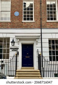 LONDON, ENGLAND - 17.10.2021. Facade Of House At 3 Saville Row In Mayfair. On The Rooftop Of That Building The Beatles Played Their Last Live Concert. Vertical. Selective Focus