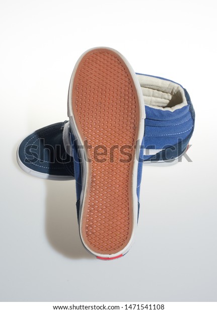 vans off the wall shoes high tops