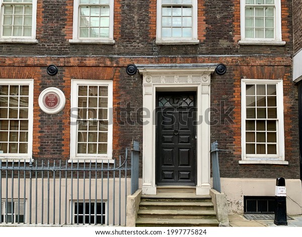 LONDON, ENGLAND - 22.06.2021. The former house of\
famous English writer and lexicographer Dr Samuel Johnson located\
at 17 Gough Square in a charming 300-year-old townhouse in City of\
London.