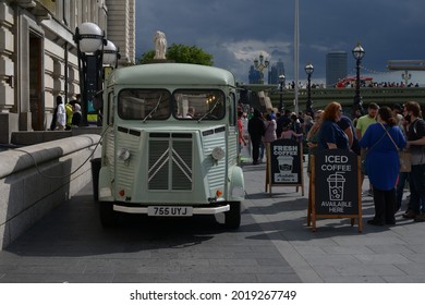 London, England - August 3rd 2021: Citroen H19 Van, Being Used As A Pop Up Coffee Truck, On The Southbank Of The River Thames In Central London. Near The London Eye And Seaworld Center. 