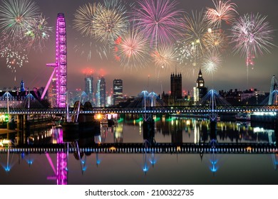 London, England - December 31,2021: London Eye And Big Ben With Fireworks 