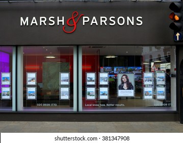 London, England - February 04, 2016: Marsh & Parsons Estate Agents In Richmond, London. The Current Average Price For A Three Bedroom Terraced House In Richmond Is Over One Million Pounds