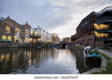 LONDON, ENGLAND - FEBRUARY 17th, 2022: Camden Lock On Regent's Canal On A Winter Evening