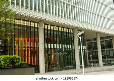 LONDON, ENGLAND - MAY 15, 2014: Entrance To The London Headquarters Of The Pharmaceutical Manufacturer AstraZeneca.  The Drugs Company Is Involved In A Takeover Battle By The American Company Pfizer.