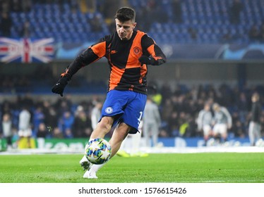 LONDON, ENGLAND - NOVEMBER 5, 2019: Mason Tony Mount pictured prior to the 2019/20 UEFA Champions League Group H game between Chelsea FC (England) and AFC Ajax (Netherlands) at Stamford Bridge.