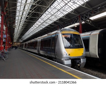 LONDON, ENGLAND - October 30 2021: A Chiltern Railways Train At London Marylebone Railway Station