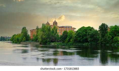 London, England, UK, May, 3rd,2020. 
Harrods Furniture Depository Building During Sunset. 