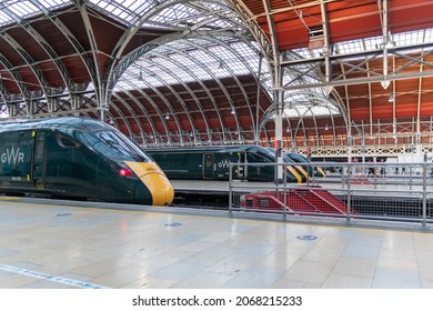 LONDON, England, United Kingdom-November 2021: Wide Shot Of High Speed Great Western Railway Train At Platform One In Paddington Train Station In Central London.