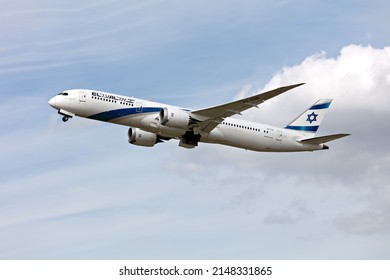 London, Heathrow Airport, April 2022, Israeli Airline, El Al, Boeing 787 Dreamliner Jtaking Off From Right To Left  With Retracting Landing Gear