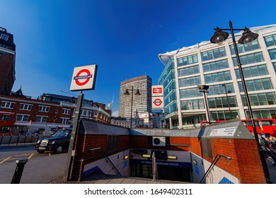 705 Victoria underground station Images, Stock Photos & Vectors ...