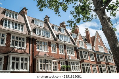 London: Luxury upmarket Edwardian Kensington apartment building off Kensington High Street