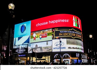 LONDON - MAY 29, 2015: Picadilly Circus Junction