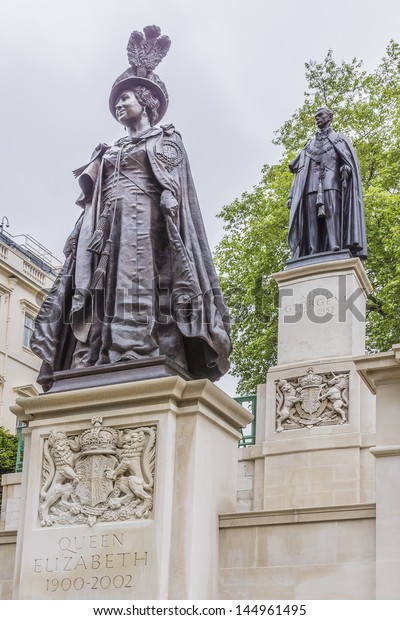 London May 30 View Bronze Statue Stock Image Download Now