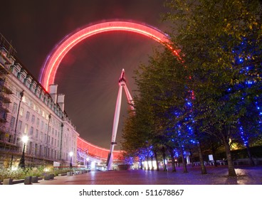 LONDON - NOVEMBER 3, 2016: Night Shot Of The London Eye In London. The London Eye Is A Giant Ferris Wheel Situated On The Banks Of The River Thames. The Entire Structure Is 135 M Tall.