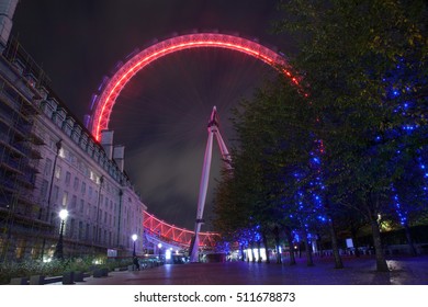 LONDON - NOVEMBER 3, 2016: Night Shot Of The London Eye In London. The London Eye Is A Giant Ferris Wheel Situated On The Banks Of The River Thames. The Entire Structure Is 135 M Tall.