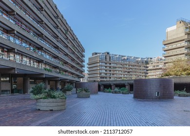 London, October 19, 2018 - Barbican Estate Plaza