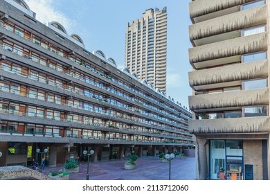 London, October 19, 2018 - Barbican Estate Plaza