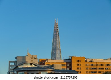 London, October 20, 2018 - The Shard, In Late Afternoon Sunshine, Towering Above The East London Skyline