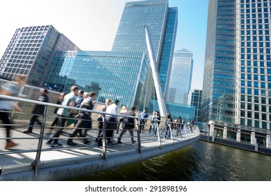 London Office Businesss Building Movement In Rush Hour