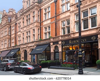 LONDON - SEPTEMBER, 2016:  The Mayfair district of London is noted for its elegant architecture and fashionable and expensive shops and restaurants.