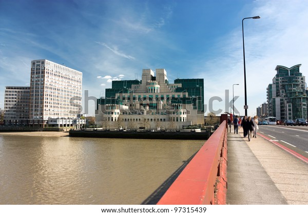 London\
street, Secret Intelligence Service Building\
(SIS)