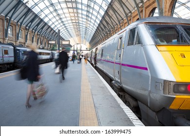 London Train Station Blur People Movement In Rush Hour, King Cross Station 