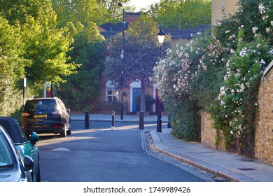 London, UK 05/06/2020: Night And Day City View Vauxhall, Hoxton, Kingsland Road, Islington, Central London, Shorditch, Highbury, Camden, Street Coronavirus Covid-19 Lockdown Hotiest Dryiest June Theme