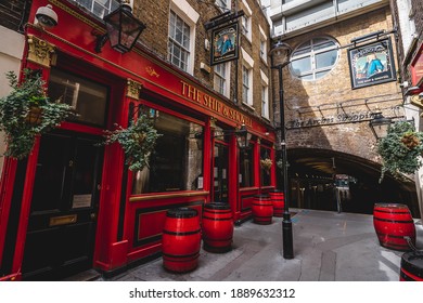 London | UK - 2020.08.02: A View Of The Ship And Shovell Pub Closed During Covid 19 Pandemic Quarantine