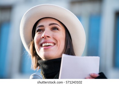 London, UK. 21st January 2017. EDITORIAL - Actress Rebecca Hall Speaking At The Women's March / Anti Donald Trump Rally, Outside Grosvenor Square, London, Part Of An International Day Of Solidarity.