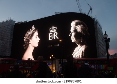 London, UK. 9th September 2022. The Advertising Screens In Piccadilly Circus Display An Image Of Queen Elizabeth II.  