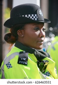 LONDON, UK - Apr 19, 2017: Metropolitan Policewoman On Duty At 10 St James's Square The Royal Institute Of International Affairs Chatham House