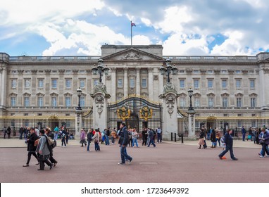 London, UK - April 2018: People Walking Near Buckingham Palace