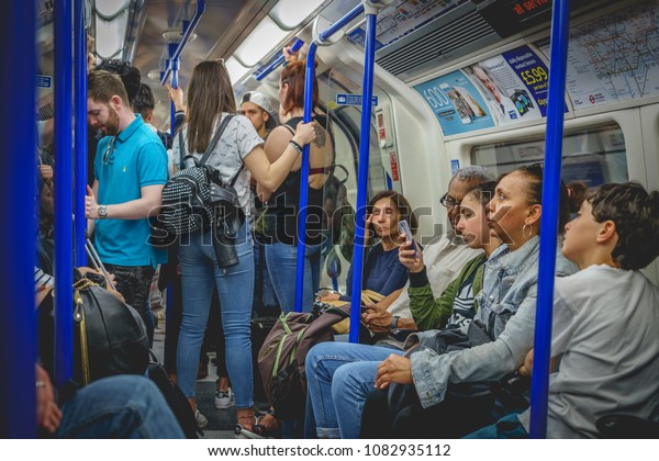 London Uk April 2018 People Commuting Stock Photo (Edit Now) 1082935112