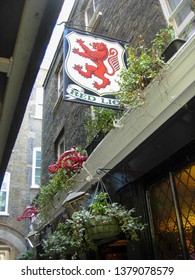 LONDON, UK - CIRCA JULY 2013: Red Lion Pub