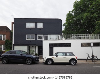 LONDON, UK - CIRCA JUNE 2019: 66 Old Church Street House In Chelsea Designed In 1935 By Walter Gropius And Maxwell Fry