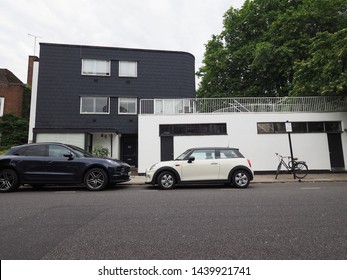 LONDON, UK - CIRCA JUNE 2019: 66 Old Church Street House In Chelsea Designed In 1935 By Walter Gropius And Maxwell Fry