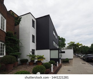 LONDON, UK - CIRCA JUNE 2019: 66 Old Church Street House In Chelsea Designed In 1935 By Walter Gropius And Maxwell Fry