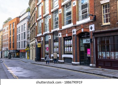 London, UK - January 2 2021: Itsu Japanese Cafe On Charterhouse Street In Farringdon