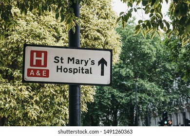 London, UK - July 18, 2019: Directional Sign To St.Marys Hospital, An NHS Hospital In Paddington, In The City Of Westminster, London, Founded In 1845.