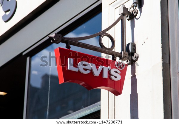 levis regents street