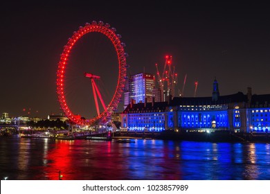 LONDON, UK - JUN14, 2017: People Travel To Visit London Eye In The Night, UK