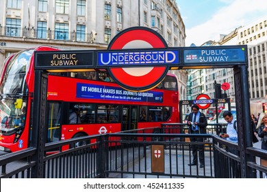 London, UK - June 15, 2016: Street View In London At Monument Station With Unidentified People. London Is One Of The Most Important Cultural, Finance And Trade Cities Of The World.